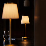 Luminária de Mesa Clássica