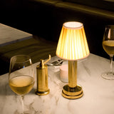 Candeeiro Retrô Elegante